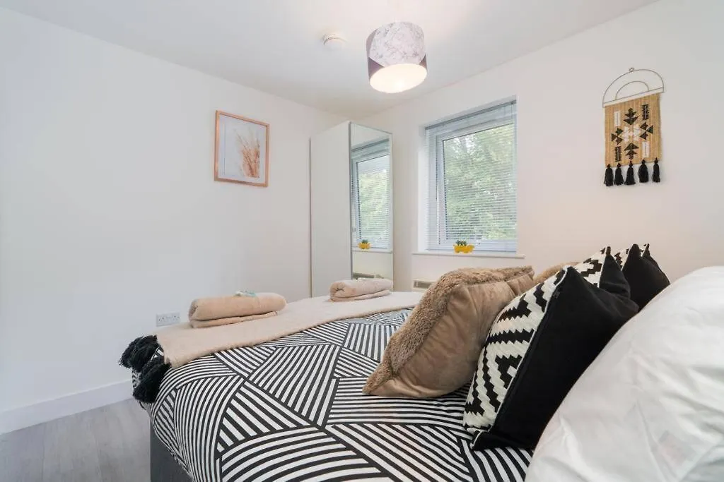 Forest View Apartment- Private Balcony Саутгемптон Великобритания
